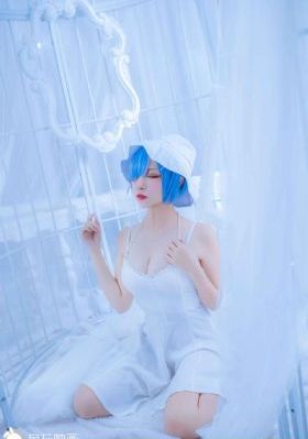 我和丰满的50岁寡妇在线观看_HD720P欧美电影在线